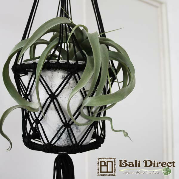 アジアン雑貨 ハンギングプランター 吊り下げ プラントハンガー ブラック モノトーン マクラメ Z920513E Bali Directのサムネイル