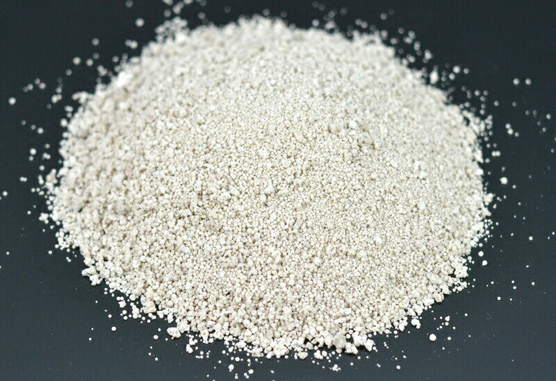 まいてすぐ消える芝の肥料　300g