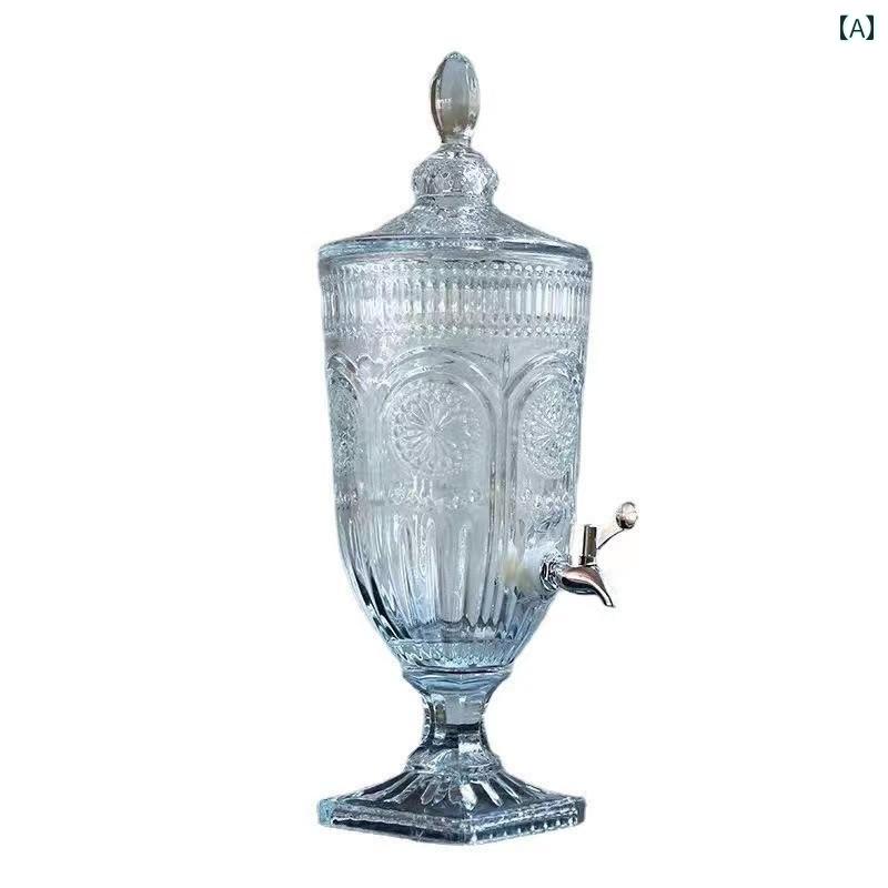 ウォーター ピッチャー ウォーター ピッチャー エンボス 加工 ソーダ ボトルのが 特徴の 蓋と 蛇口が ..