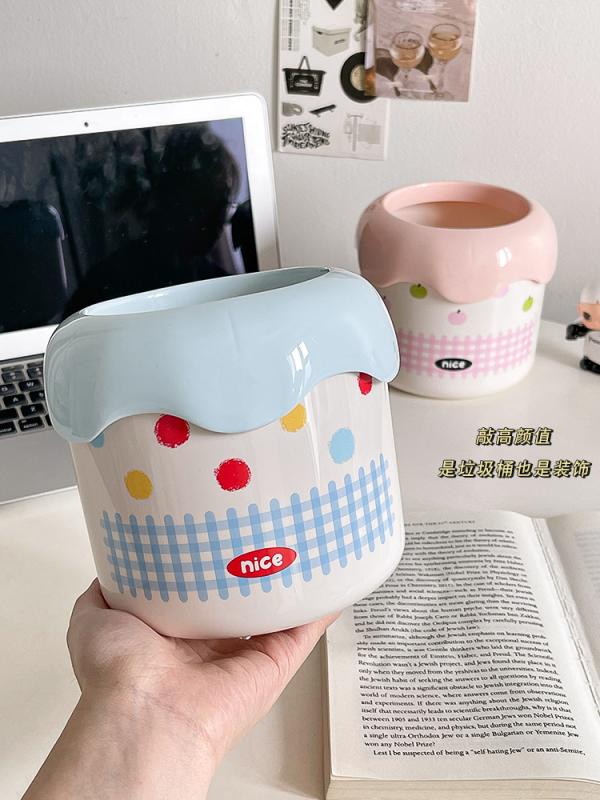 かわいいゴミ箱 かわいい デスク トップ ゴミ 箱 ケーキ型 オフィス 収納 ミニ ベッド サイド リビング..