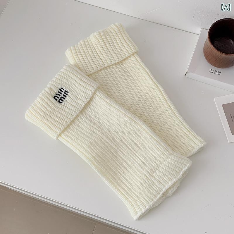 レディースソックス すっごく 美しい ミン グレーの ニット 韓国 WA セット レディース JK スラウチ ソックス 端が ロール アップ され 文字が 刺繍 されています。