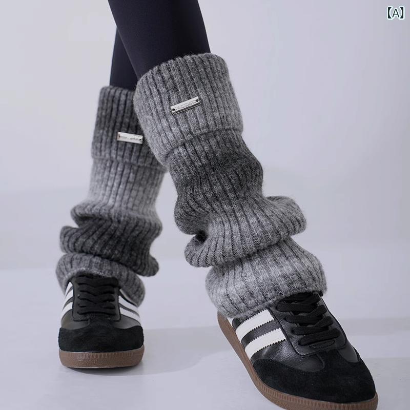 レディースソックス 秋冬用 韓国 メタル ラベルの レディース ロング ニーハイ ニット ウール 暖かい カーフ スラウチ ソックス。