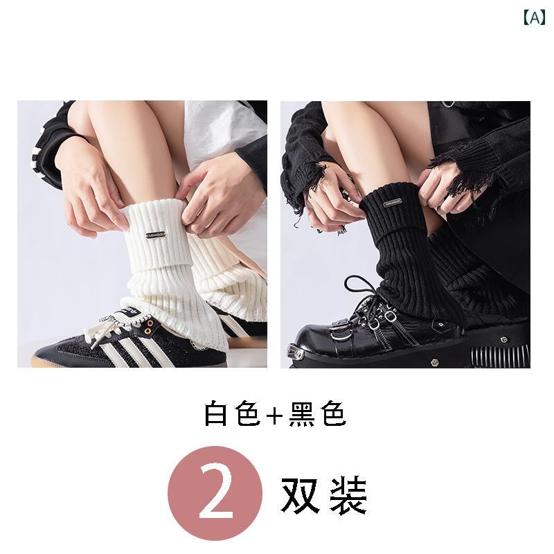 レディースソックス ブラウンの スラウチ ソックス。 秋冬用 ニット 素材で 暖かい フレア ロング スノーブーツと 合わせると スリム 効果が 得られます。