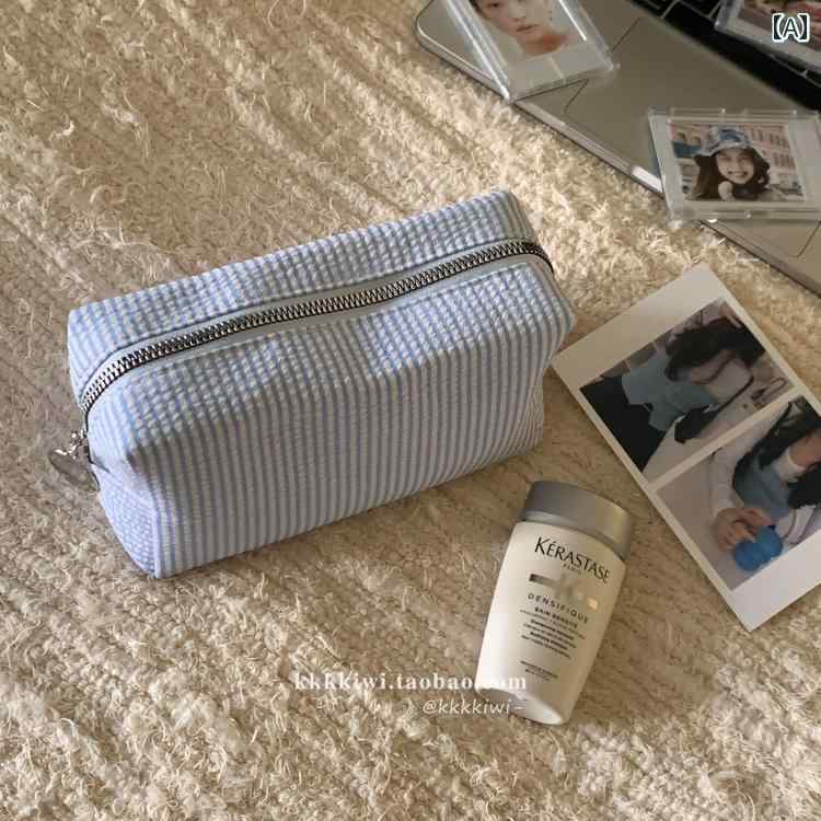 化粧品バッグ レディース BM 風 ～ ナナちゃんと 同じ スタイル ストライプ シア サッカー コスメポー..