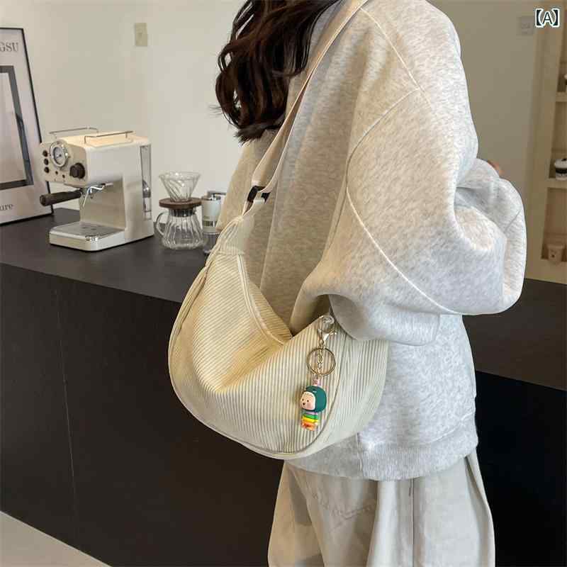 ショルダーメッセンジャーバッグ コーデュロイ 秋冬 三日月型 カジュアル バッグ クロス ボディバッグ レディース ダンプ リング 無地 軽量 旅行用 ショルダーバッグ
