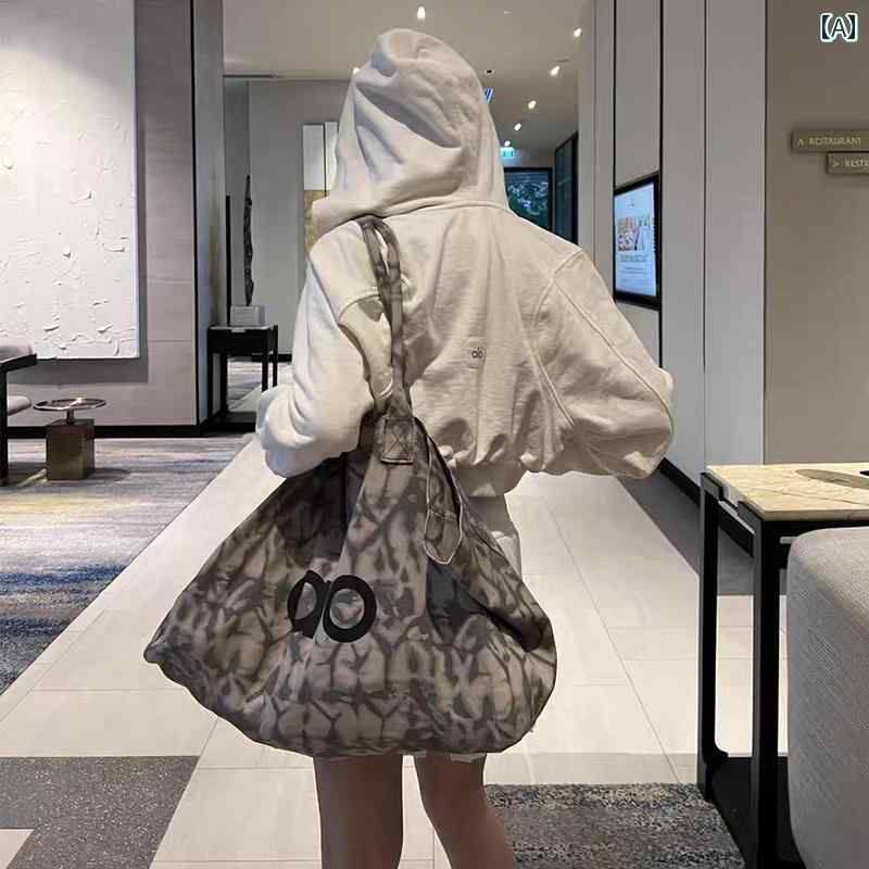 スポーツバッグ フィットネスバッグ と アメリカ ファッション キャンバス バッグ レディース大容量 シ..