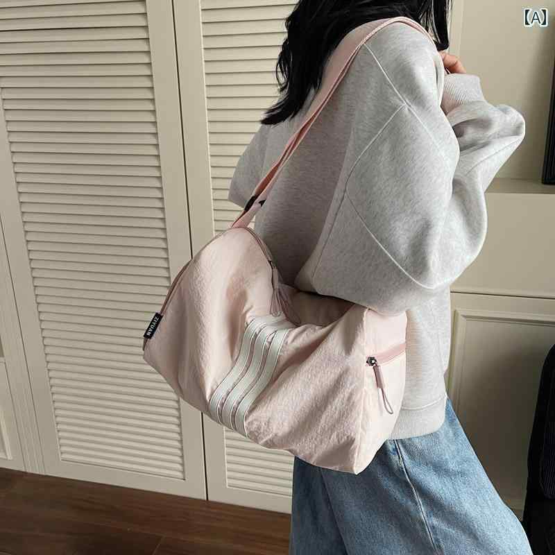 スポーツバッグ フィットネスバッグ トースト バッグ 2025新 ファッション スポーツ フィットネス ショート トラベルピロー レジャー ワイド ショルダーストラップ メッセンジャーバッグ