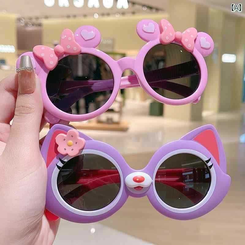 子供用サングラス 女の子 男の子 女子向け おしゃれな 子供用 サングラス。 目に 安全で 赤ちゃんや 幼児の 紫外線 対策にも なります。