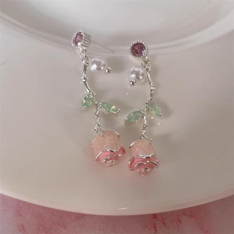 Freshwater Pearl - レディース イヤリング ピンク バラ 花モチーフ エナメル 加工 軽奢 高級感 春夏 かわいい 華やか 耳飾り 日常使い ファッション アクセサリー