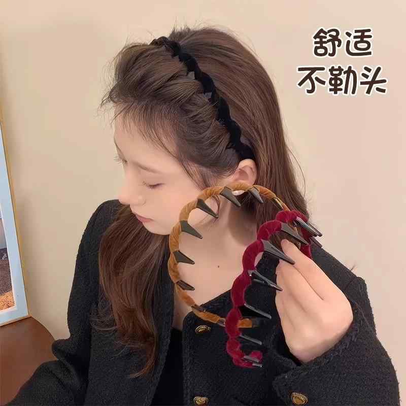 レディース ヘッドバンド ウェーブ ベルベット 布製 編み込み ふんわり ボリューム レトロ 洗顔用 ヘアクリップ ヘアアクセサリー かわいい 日常使い 軽量 柔らかい 素材