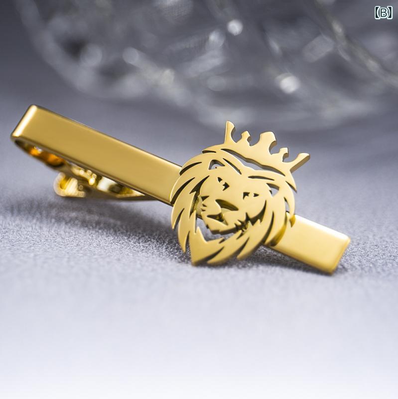 LAONsChoiceのネクタイピン メンズ ステンレス シンプル ライオンモチーフ ミニサイズ ビジネススーツ フォーマル 結婚式 新郎 アクセサリー 耐久性 スタイリッシュ 冠婚葬祭 用｜アングル2