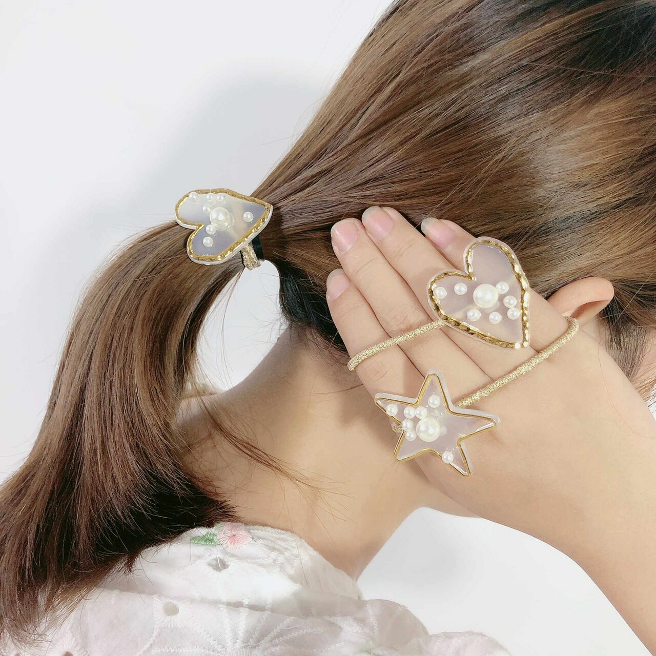 【☆商品について☆】 ・メール便可能 ・1個 【色について】： 商品の色は、お客様のモニターによって、実際の商品と若干異なる場合があります。 ■店内商品全般：激安価格設定のため、多少の不良は返品交換しません。 【☆在庫について☆】 ※多店舗での販売もあり在庫更新に多少のずれが生じることもございます。ご理解ください※キッズ ヘアアクセサリー ヘアゴム レディース【メール便可】※ lapaix8 ※【メール便可】※ lapaix8 ※