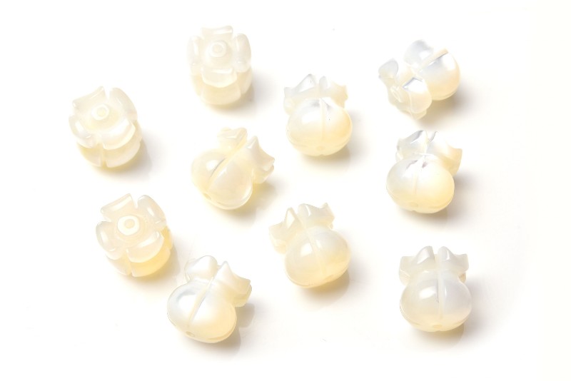 樂天商城 - 花（フラワーモチーフ） ホワイトシェル　8x7mm　3粒セット 粒売り アクセサリー _T496