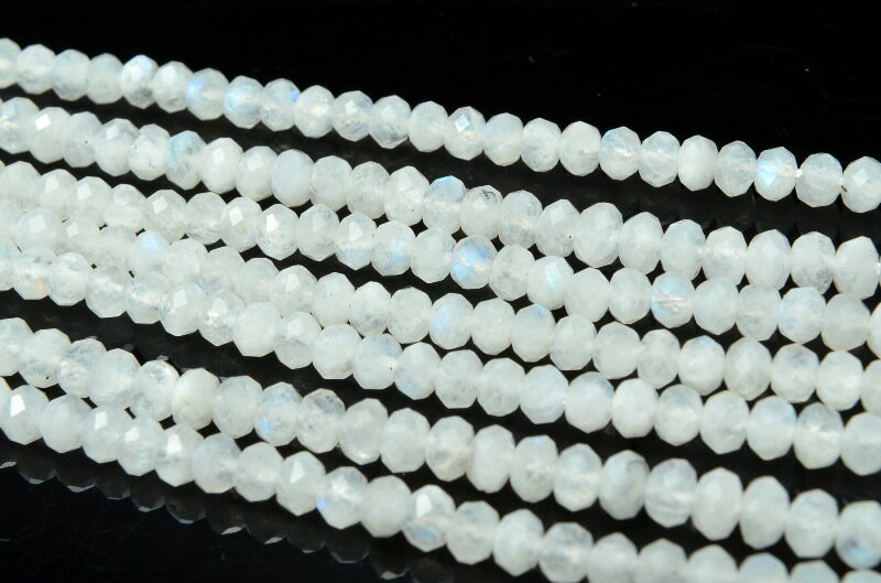 【10％OFF!】ブルームーンストーン　3x4mm　ボタンカット　1連（約38cm）天然石 パワーストーン ビーズ..