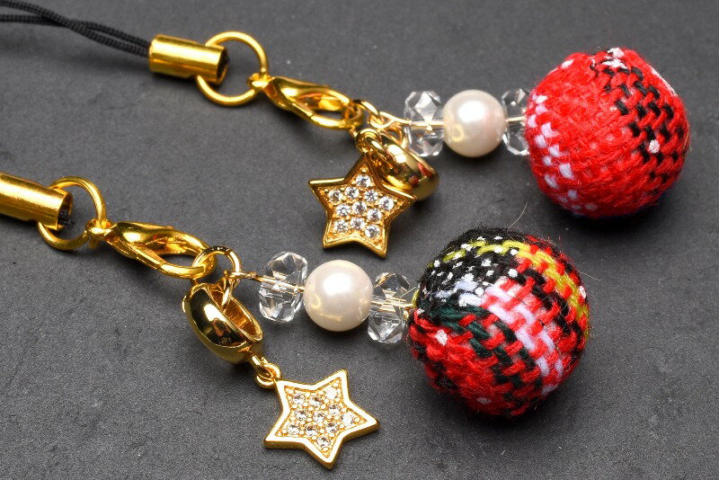 温かみを感じるクリスマスモチーフ貝パールストラップ(ゴールド)　パワーストーン 当店オリジナル アクセサリー _A1083