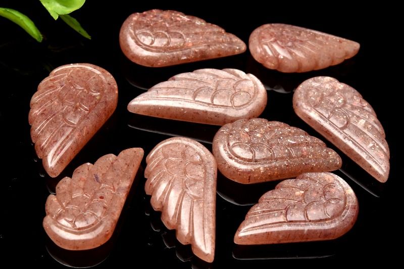 【10％OFF!】高品質 マイカサンストーン　23-13x11-13mm　天使の羽彫刻 天然石 パワーストーン ルース 1個売り アクセサリー _PRG1412-2