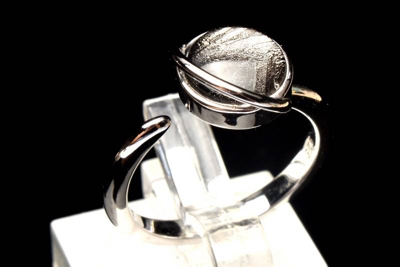 Silver925 ギベオン(メテオライト隕石) 8mm ブラックコーティング 惑星 ...