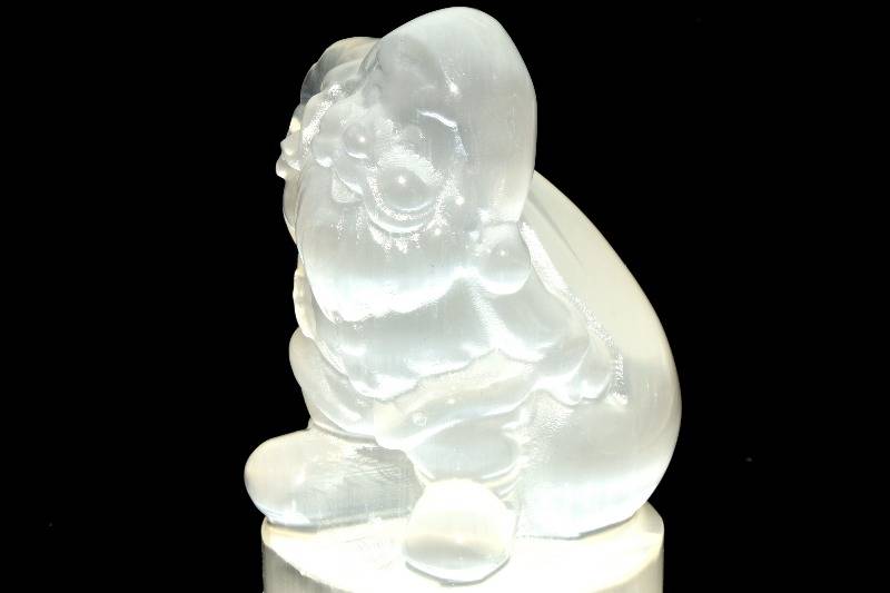 セレナイト(透石膏) 48x48x92mm サンタクロース彫刻 天然石 パワースト...