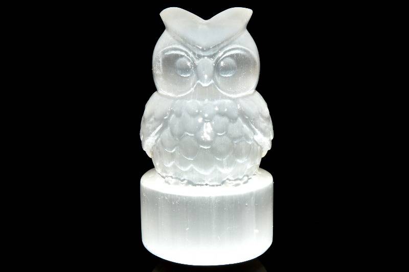 セレナイト(透石膏) 23x23-24x43mm フクロウ彫刻 天然石 パワーストーン...