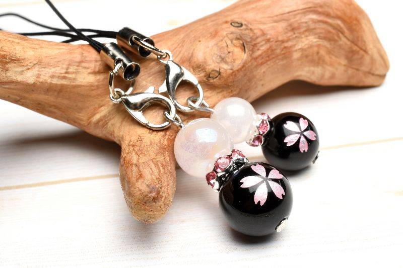 桜彫刻 オニキス ローズクォーツ ひょうたんストラップ 12mm 魔除け お守り 縁起物 天然石 パワーストーン キーホルダー 当店オリジナル 1個売り _T693