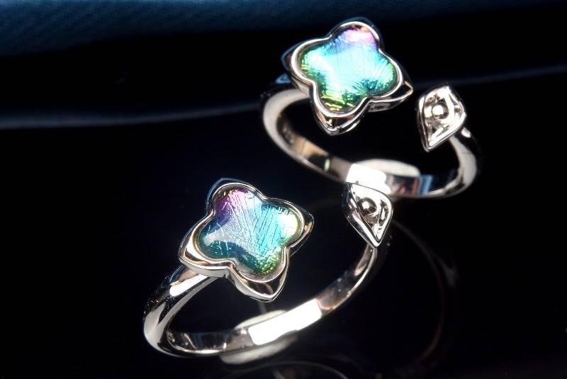 Silver925◇レインボーカラー ギベオン隕石(メテオライト) 8x8mm クローバー 天然石 パワーストーン 指輪リング(サイズ調整可) アクセサリー 1個売り _PRG1827 高品質アイテム
