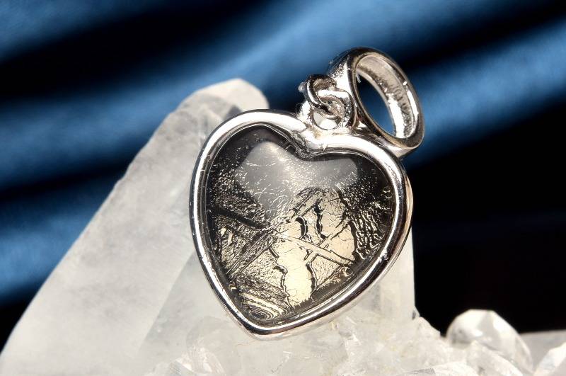 【10％OFF!】Silver925 ギベオン(メテオライト隕石)　10x10mm　ハート ブラック 天然石 パワーストーン ペンダントトップ アクセサリー 1個売り _PRG1901