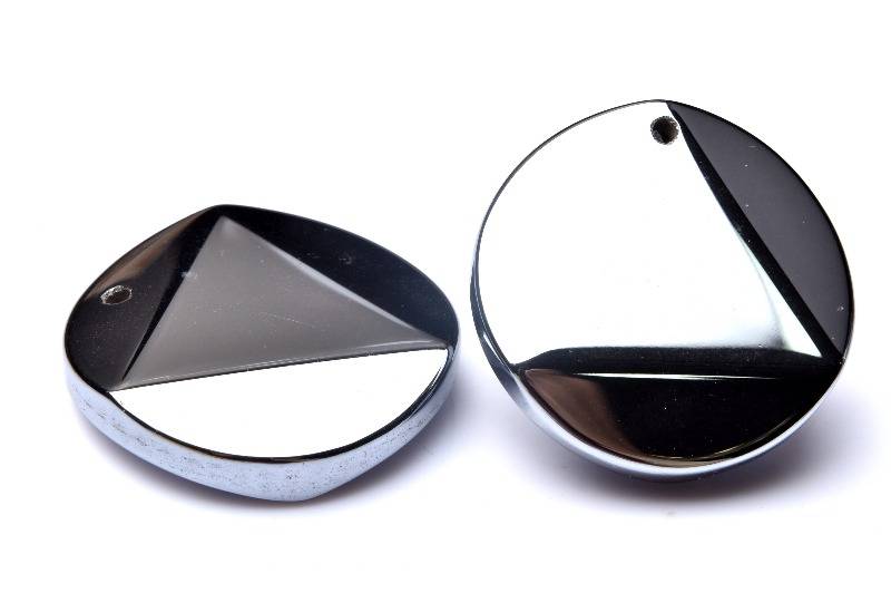 【10％OFF!】健康のお守りに！ テラヘルツ鉱石　34mm　コイントライアングルカット(トップ穴) 天然石 パワーストーン ルース ハンドメイド 1個売り _PRG1928