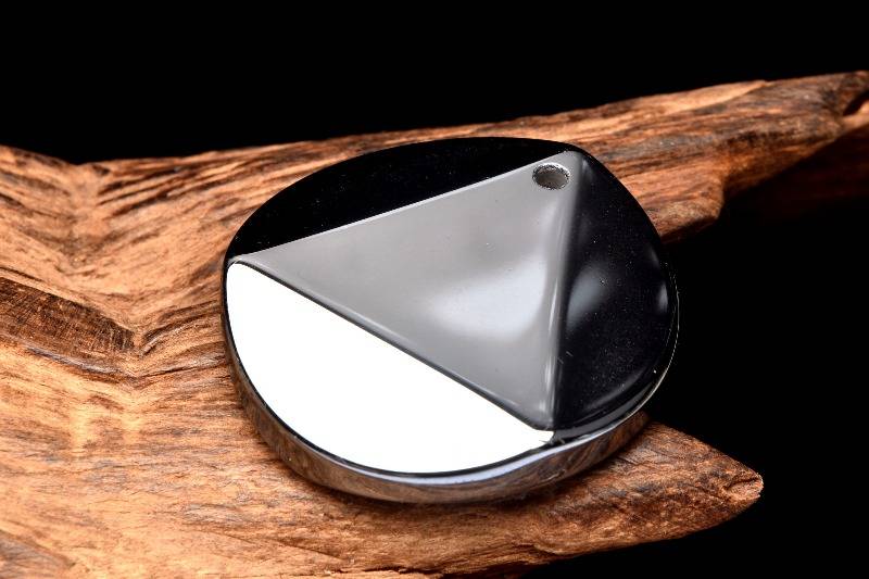 【10％OFF!】健康のお守りに！ テラヘルツ鉱石　34mm　コイントライアングルカット(トップ穴) 天然石 パワーストーン ルース ハンドメイド 1個売り _PRG1928