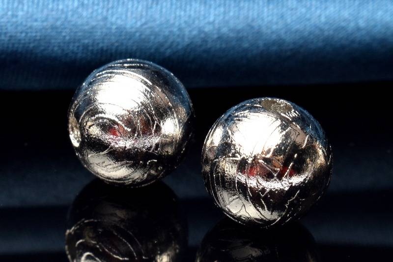 【10％OFF!】アルタイ隕石(メテオライト)　14mm　丸玉(貫通穴) シルバーコーティング ビーズ ハンドメイド 1個売り _PRG2191-14