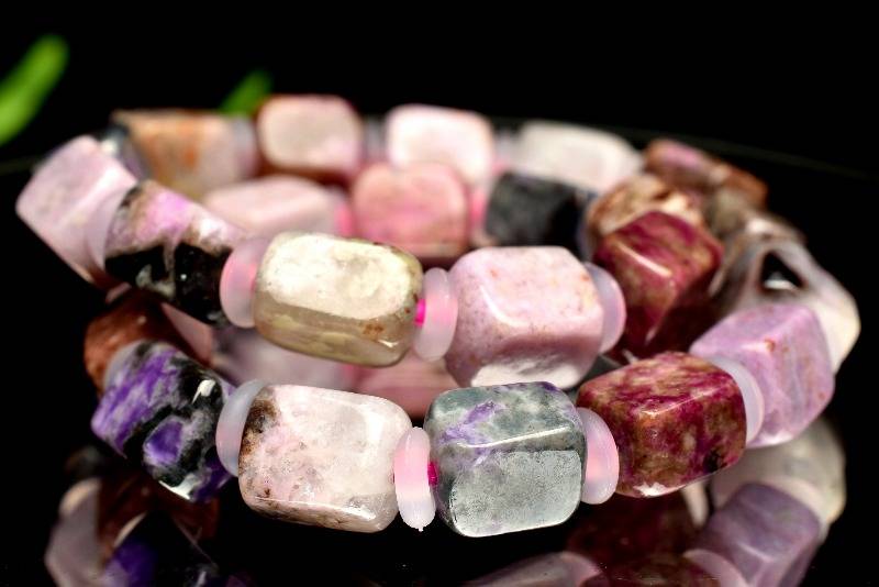 【1点物】紫の濃淡が織りなす上級の美 スギライト(杉石)　6-7x5-6mm ブレスレット アクセサリー _M9354