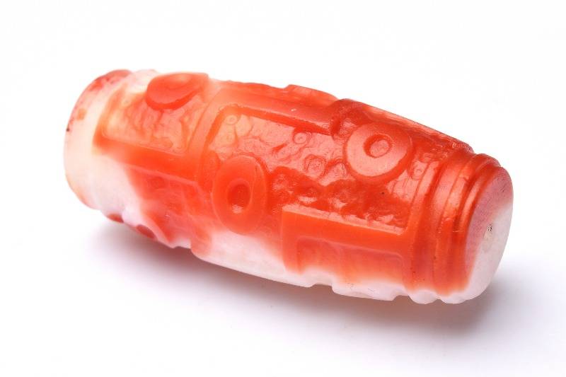 【20％OFF!】【1点物】マットな質感 南紅瑪瑙(ナンホーン)水晶共生　33x14mm　九眼天珠(貫通穴) ビーズ..