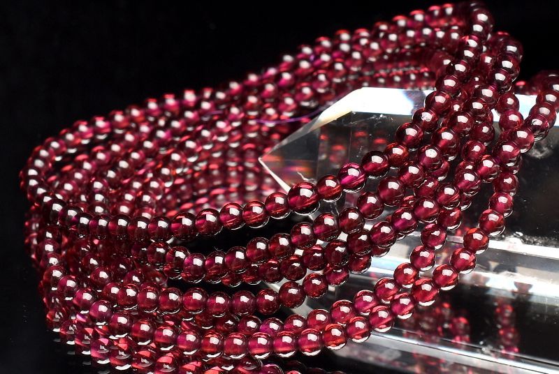芳醇なワインカラー ロードライトガーネット　3mm　3連タイプ ブレスレット アクセサリー _B1461