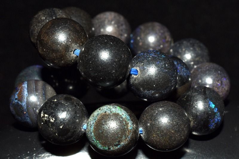 【1点物】オーストラリア産 ブラックマトリックスオパール　10.5mm ブレスレット アクセサリー _MA9242