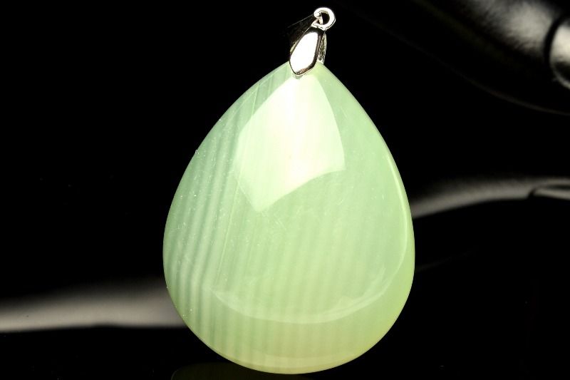 【1点物】Silver925◇高発色 サーペンティン(蛇紋石)　34x27mm　ドロップ ペンダントトップ アクセサリ..