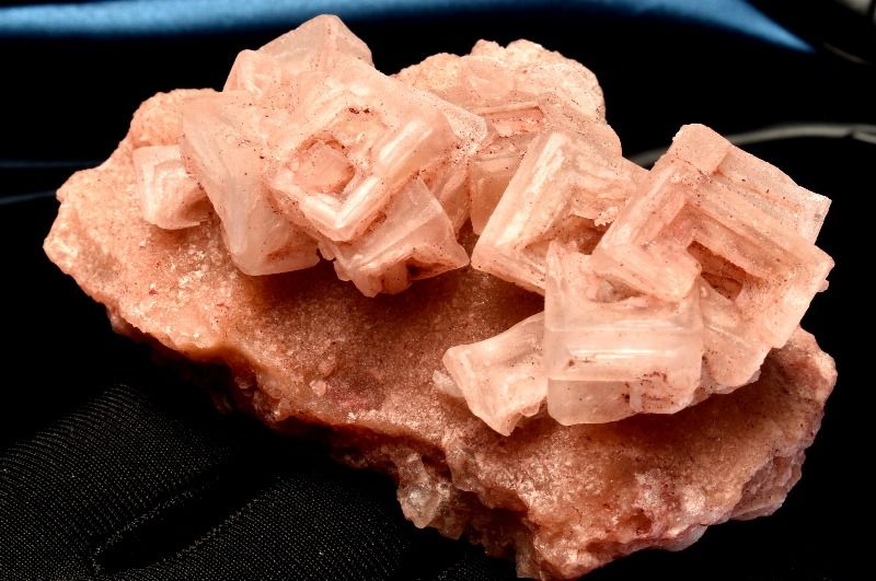 【30％OFF!】【1点物】カリフォルニア産 ピンクハーライト岩塩　80x57x41mm　原石 _CG6809【宅急便のみ】