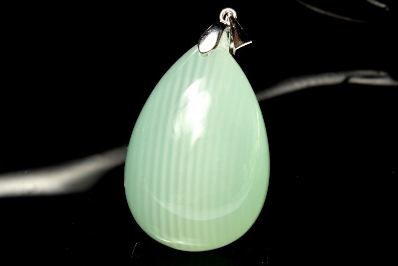 【1点物】透明感◇上質 Silver925 サーペンティン(蛇紋石)　30x20mm　ドロップ ペンダントトップ アクセサリー _PC7298