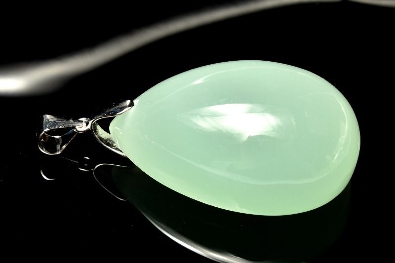 【1点物】透明感◇上質 Silver925 サーペンティン(蛇紋石)　30x20mm　ドロップ ペンダントトップ アクセサリー _PC7298