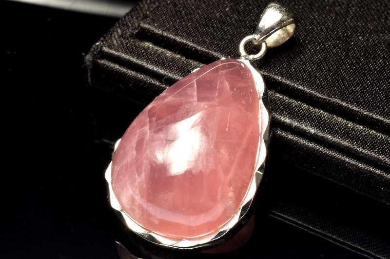 【1点物】Silver925◇マダガスカル産 ローズクォーツ　27x20mm　ドロップ ペンダントトップ アクセサリー _PC7369