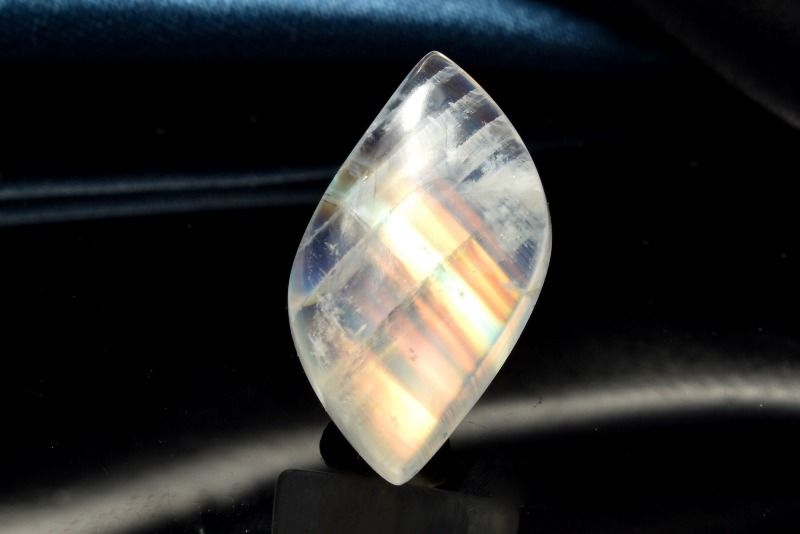 【1点物】AAAオーロラシラー☆マダガスカル産 レインボームーンストーン　17x9mm　リーフ ルース ハンドメイド _PC7411