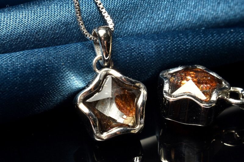 楽天市場】パラサイト隕石 ペンダントトップ（ホビー）の通販