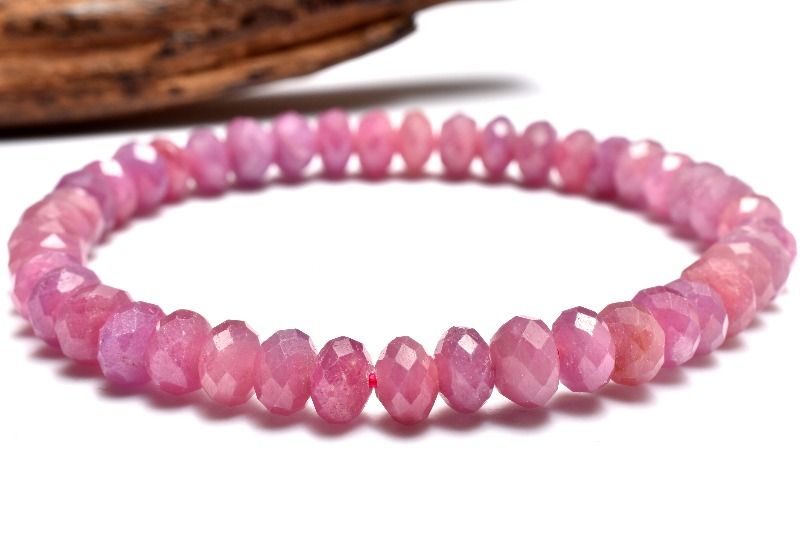 【20％OFF!】【1点物】AA☆高発色 ルビー　4-4.5x6.5-7mm　ボタンカット ブレスレット アクセサリー _MC2709