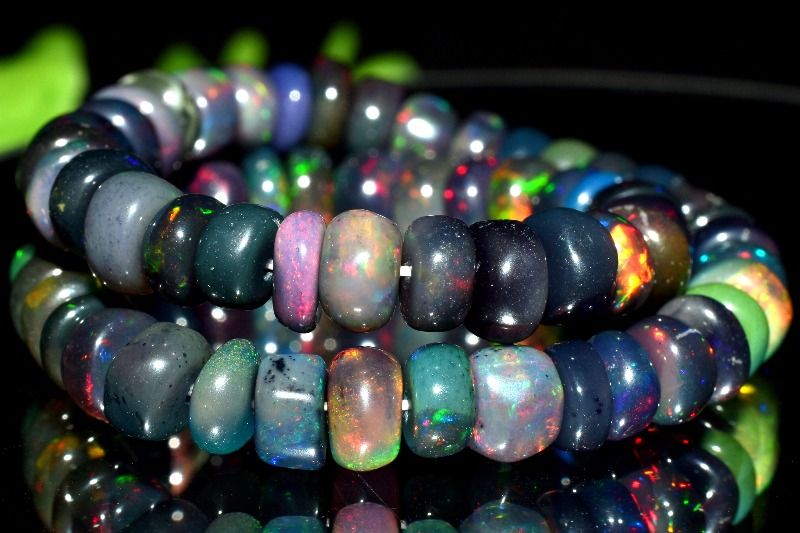 【1点物】AA☆エチオピア産 ブラックプレシャスオパール　1.5-3.5x5mm　ボタン ブレスレット アクセサリー _MC2849