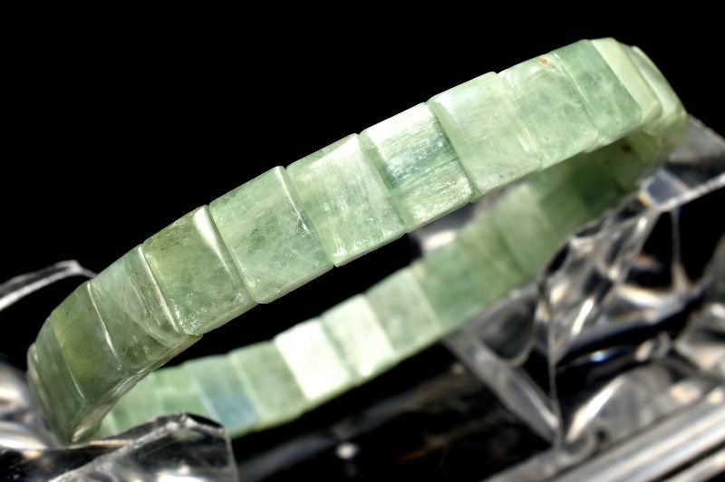 【1点物】希少◇天然色 グリーンカイヤナイト　5.5-6x8mm バングル アクセサリー _MC2879