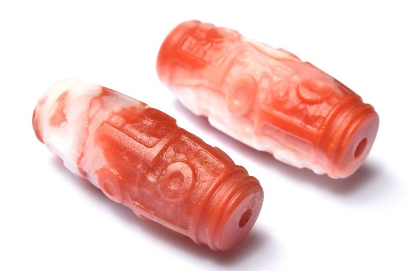 【1点物】マットな質感 南紅瑪瑙(ナンホーン)水晶共生　33x13-14mm　九眼天珠(貫通穴) ビーズ ハンドメ..