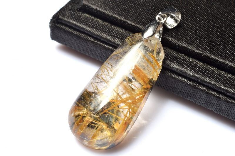 【1点物】Silver925◇力強い金針！ ヘマタイトインタイチンルチルクォーツ　28x14mm　ドロップ ペンダントトップ アクセサリー _PC8598