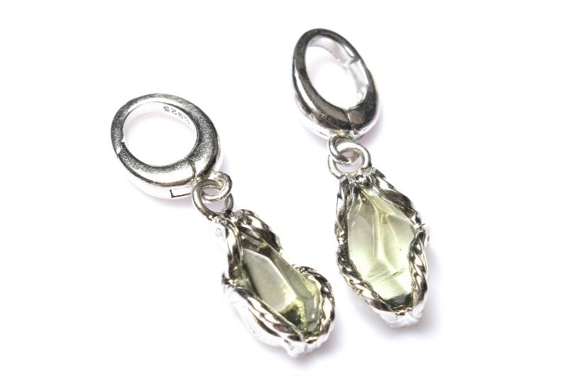 希少◇Silver925 モルダバイト　6.5-10x4-6mm　原石ラフカット ペンダントトップ アクセサリー 1個売り ..