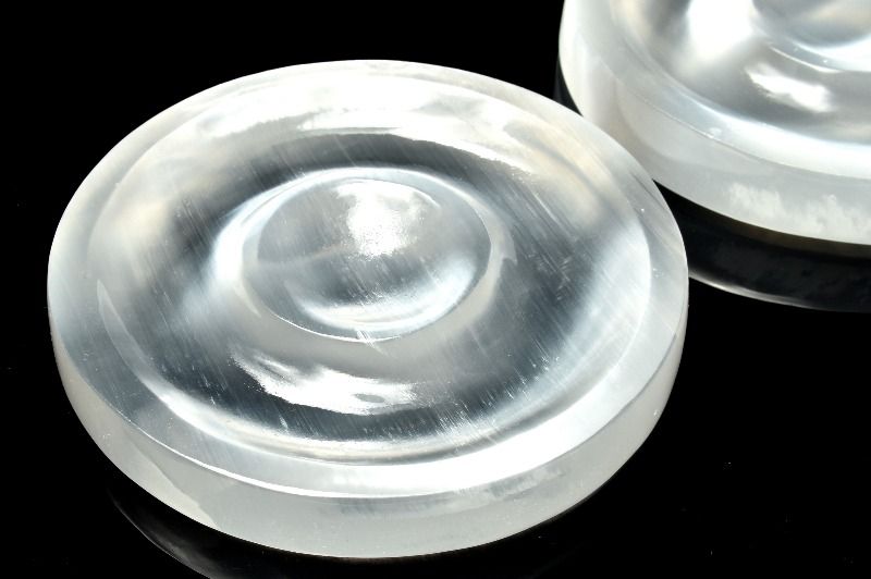 浄化力抜群！ セレナイト(透石膏) 100x13-14mm コイン 置物 1個売り _CR...