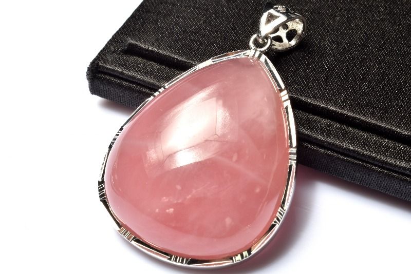 【1点物】Silver925◇マダガスカル産 ローズクォーツ　36x30mm　ドロップ ペンダントトップ アクセサリ..