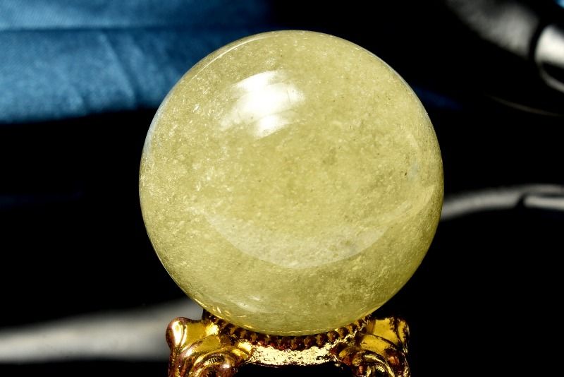  1点物 希少 宇宙からの贈り物 リビアングラス 28.5mm 丸玉(台座付き)...