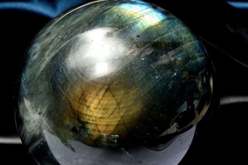 【1点物】幻想シラー◇迫力の大玉 ラブラドライト 51mm 丸玉(台座付き) スフィア _CG7231【宅急便のみ】